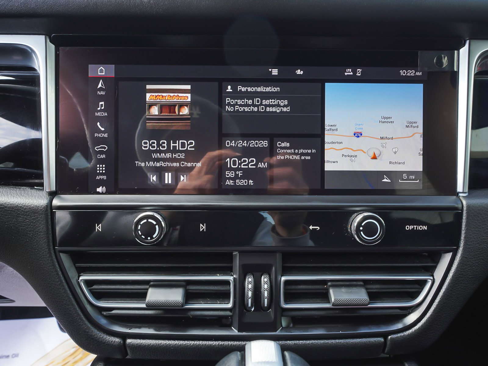 Used 2022 Porsche Macan AWD/4WD image 28