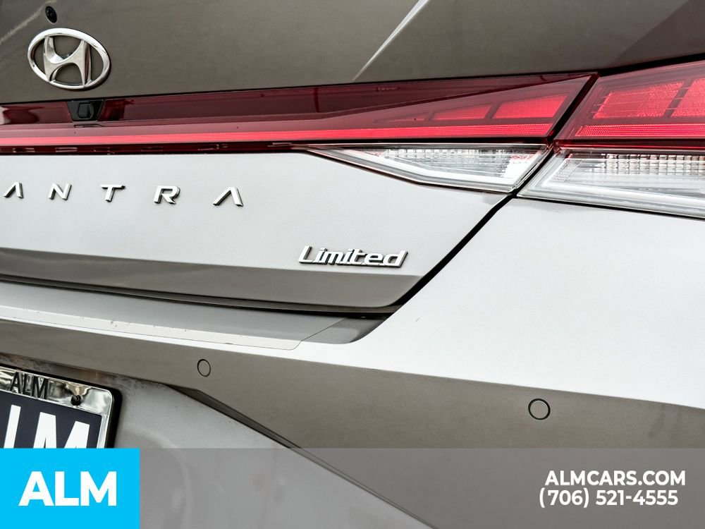 Used 2022 Hyundai Elantra Limited FWD image 6