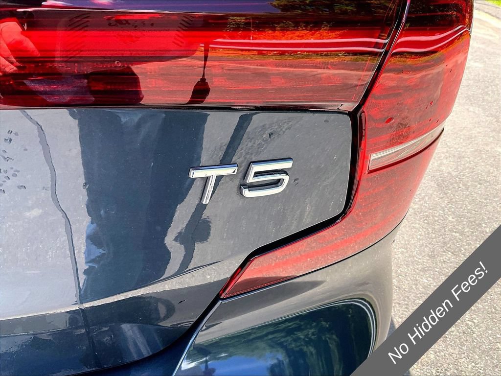 Used 2021 Volvo S60 T5 Momentum FWD image 8