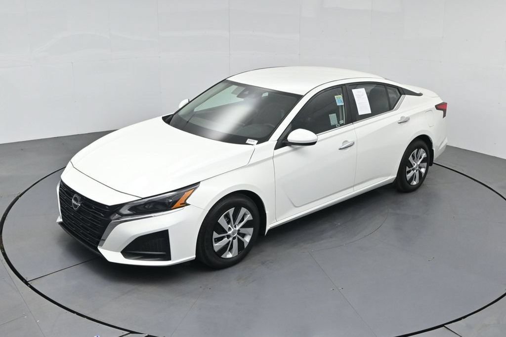 Used 2023 Nissan Altima 2.5 S FWD image 39