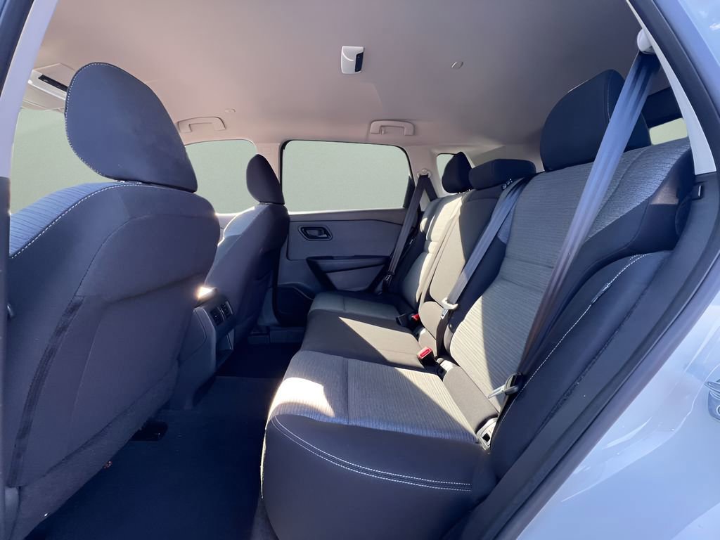 Used 2022 Nissan Rogue S FWD image 14