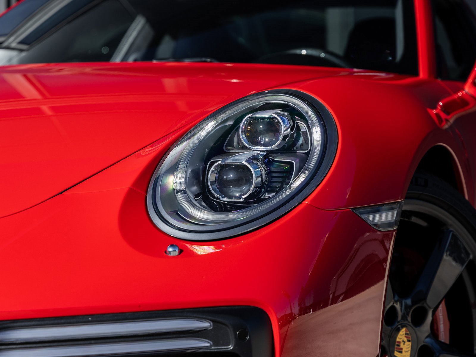 Used 2018 Porsche 911 Turbo image 20