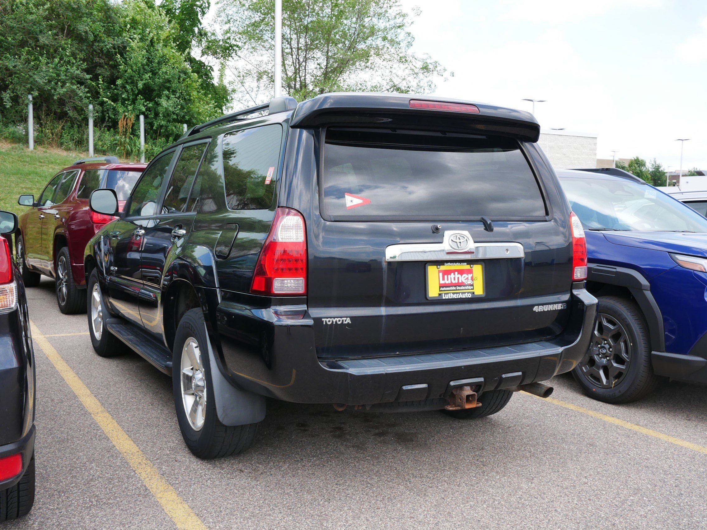 Used 2007 Toyota 4Runner SR5 AWD/4WD image 3