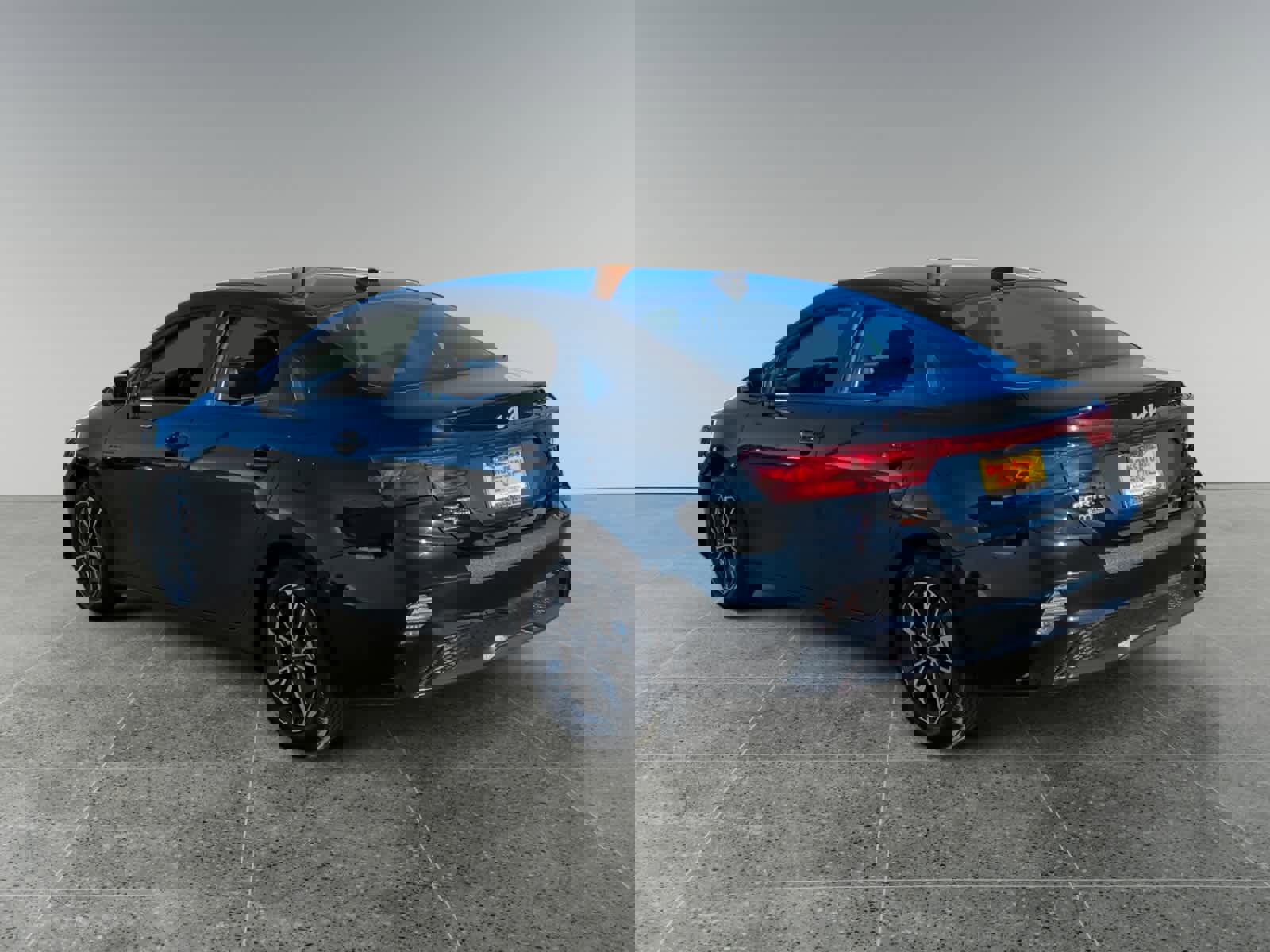 Used 2024 Kia Forte LXS image 3