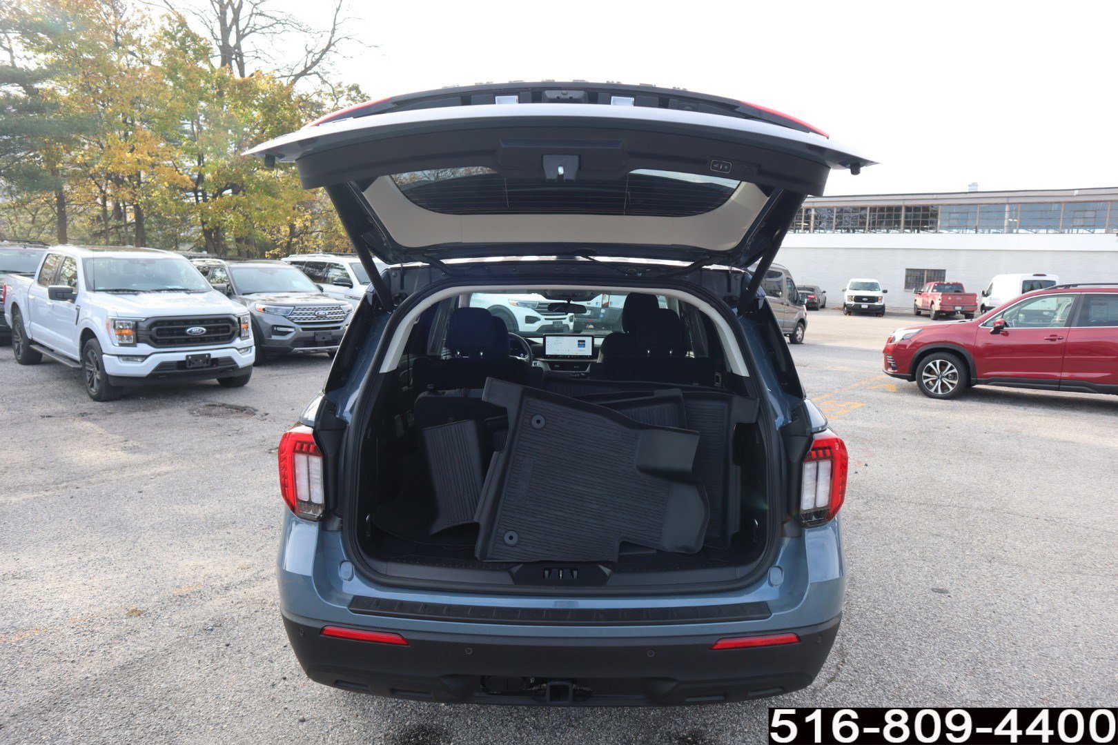Used 2025 Ford Explorer Active AWD/4WD image 31