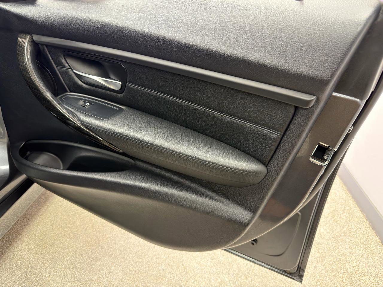 Used 2014 BMW 328i xDrive Sedan AWD/4WD image 13