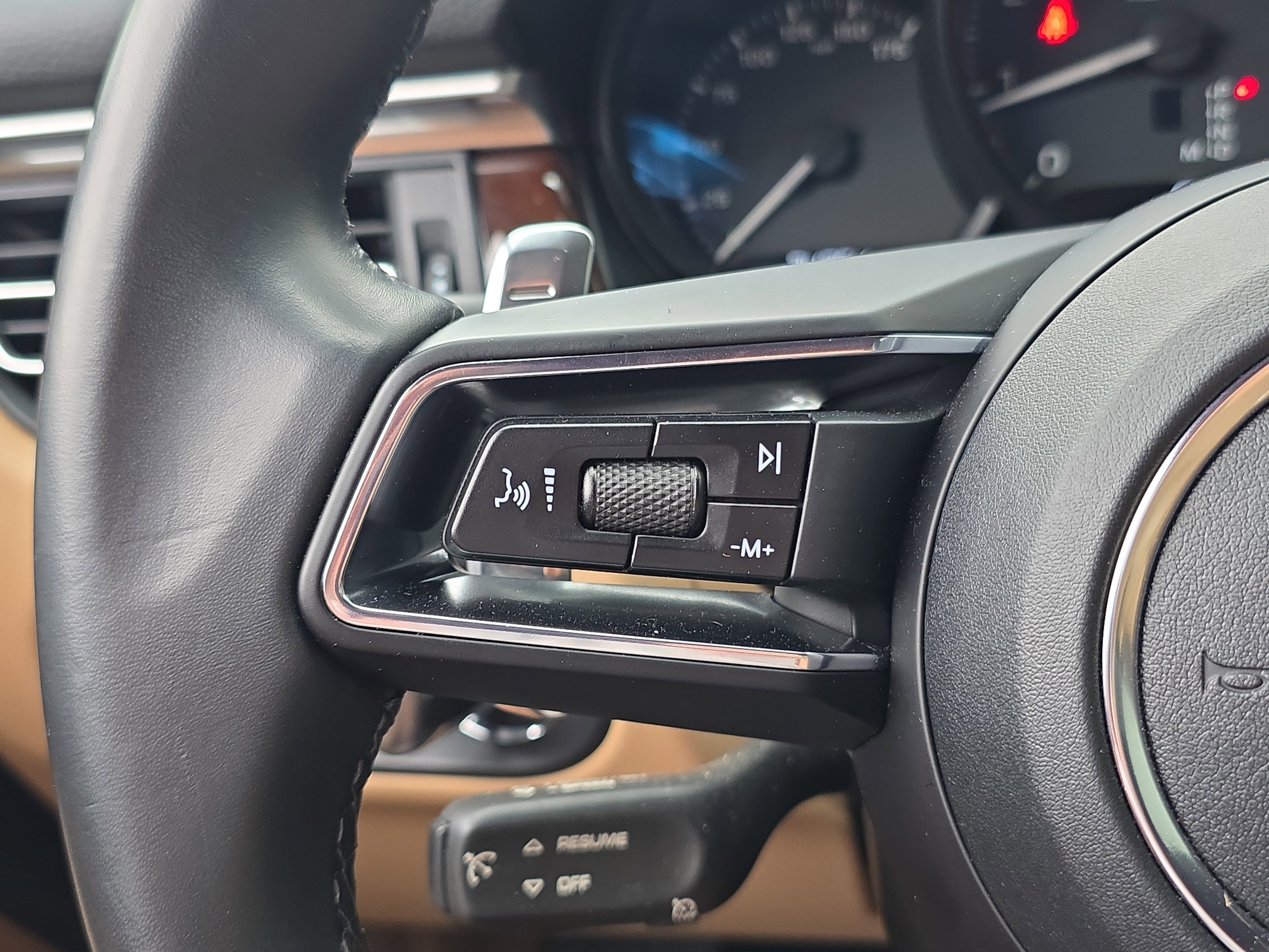 Used 2022 Porsche Macan AWD/4WD image 21