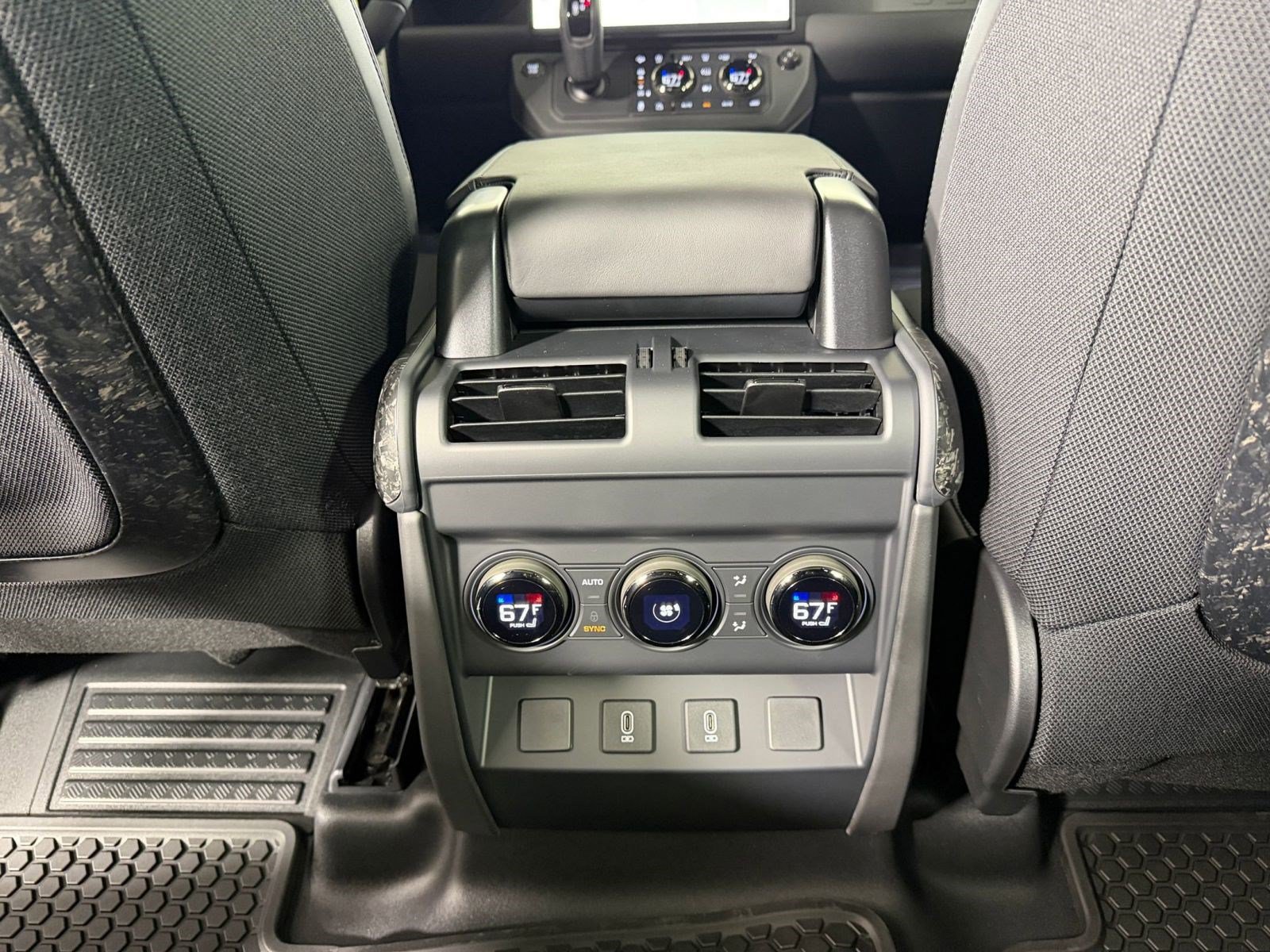 New 2026 Land Rover Defender 110 OCTA AWD/4WD image 22