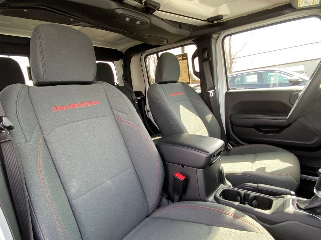 Used 2024 Jeep Gladiator Rubicon w/ Technology Group AWD/4WD image 43