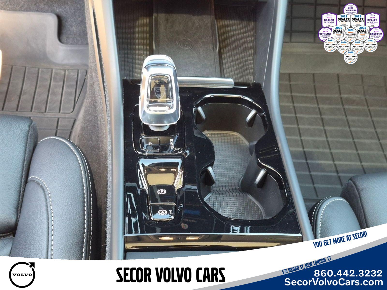 Certified 2023 Volvo XC40 B5 Plus w/ Protection Package Premier AWD/4WD image 18