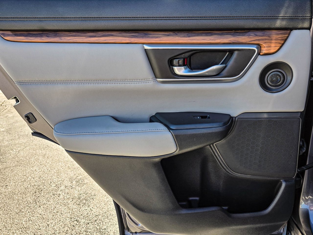 Used 2019 Honda CR-V Touring image 32