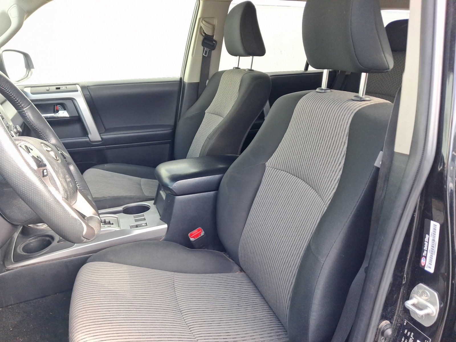 Used 2022 Toyota 4Runner SR5 AWD/4WD image 9