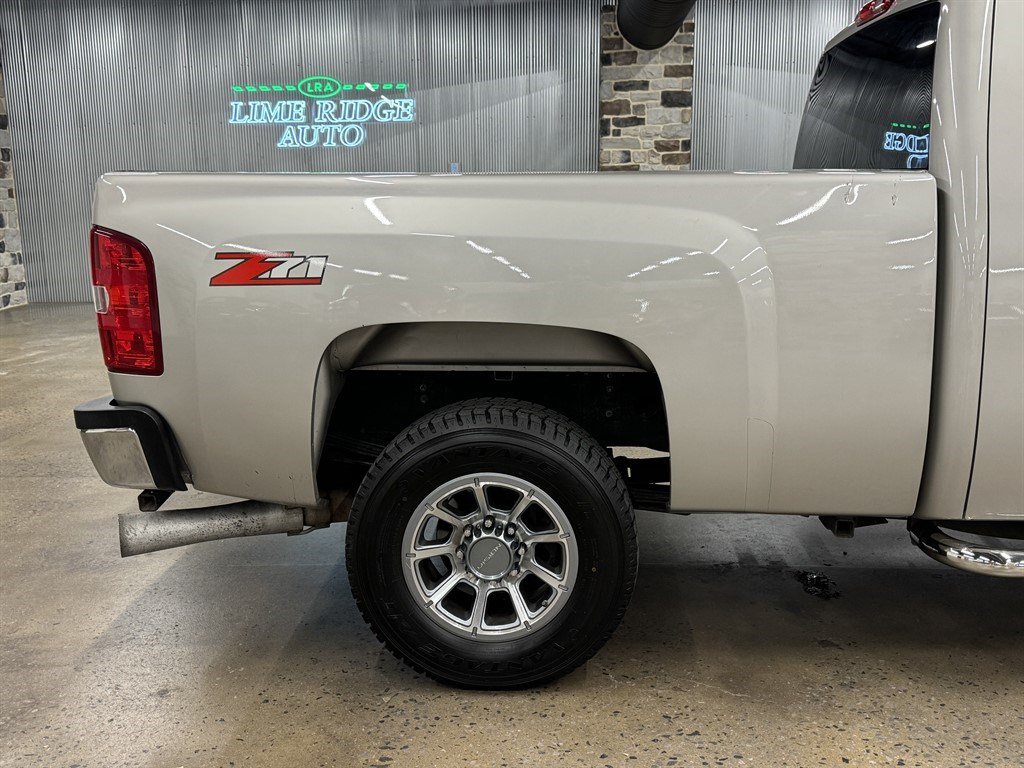 Used 2008 Chevrolet Silverado 2500 LTZ w/ Suspension Package, Off-Road RWD image 15