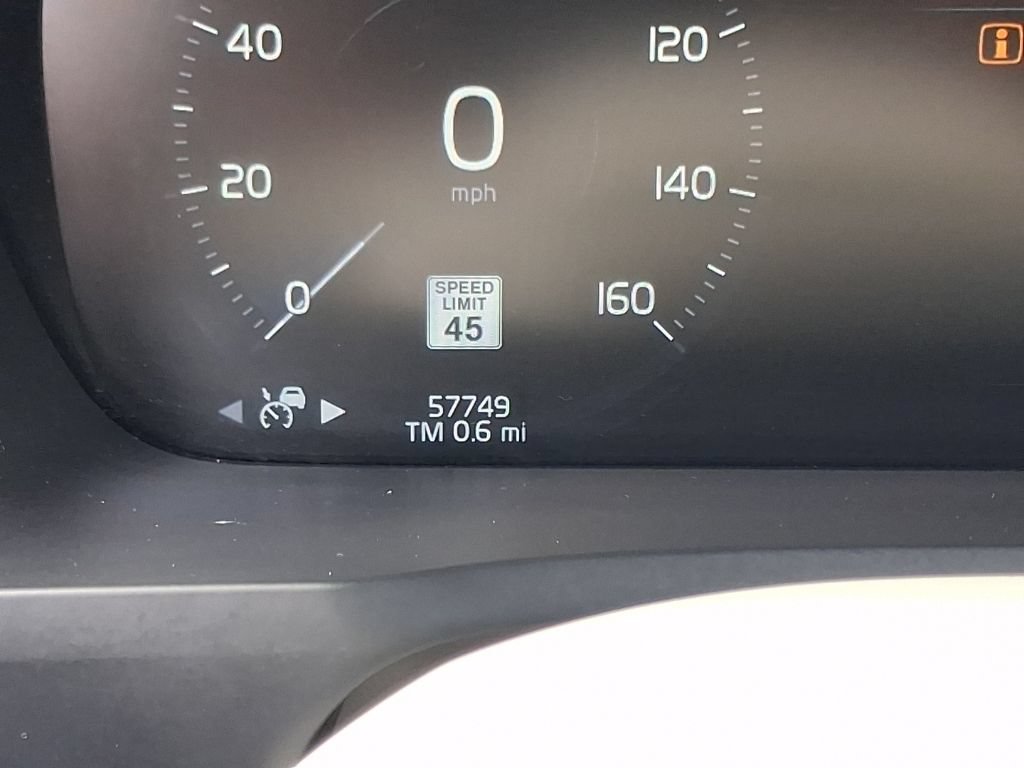 Used 2019 Volvo XC90 T6 Momentum AWD/4WD image 18