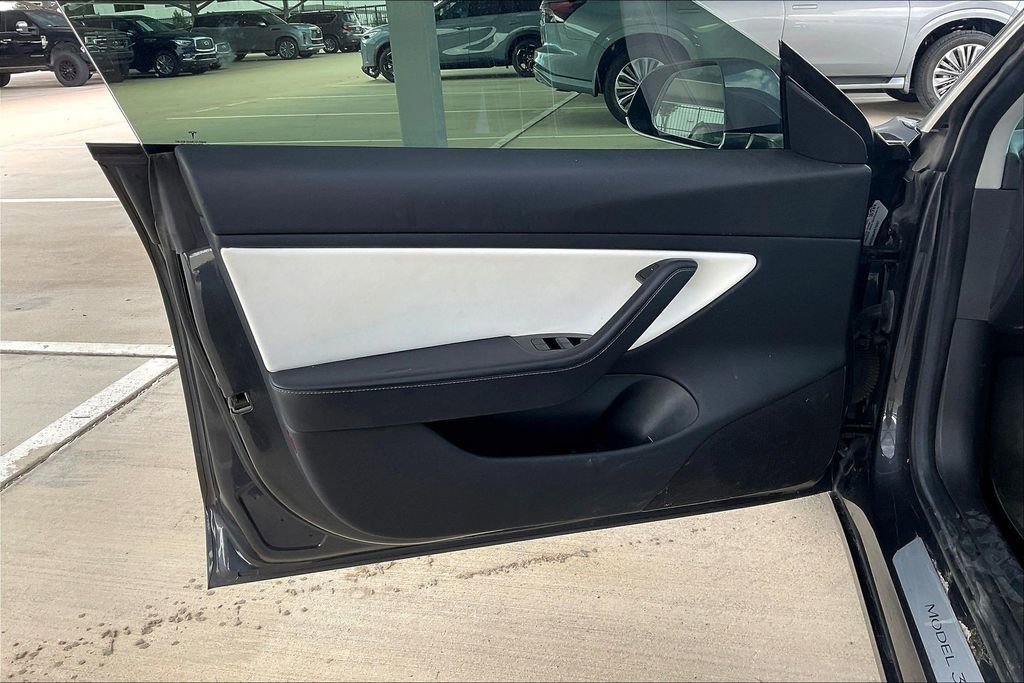 Used 2018 Tesla Model 3 Performance image 17