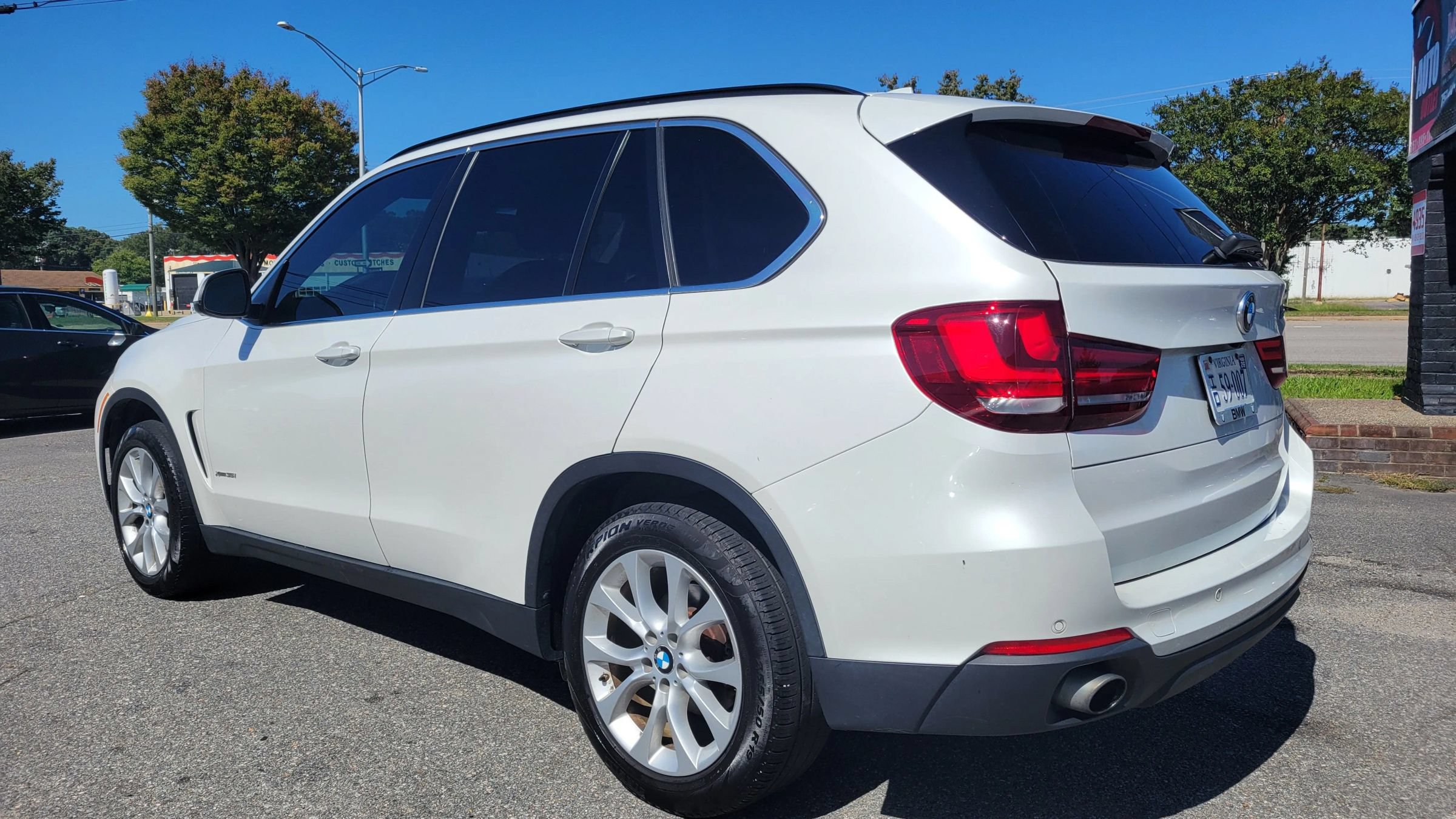 Used 2016 BMW X5 xDrive35i w/ Premium Package AWD/4WD image 4