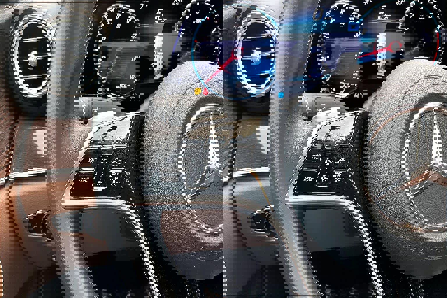 Used 2023 Mercedes-Benz E 450 4MATIC Sedan image 22