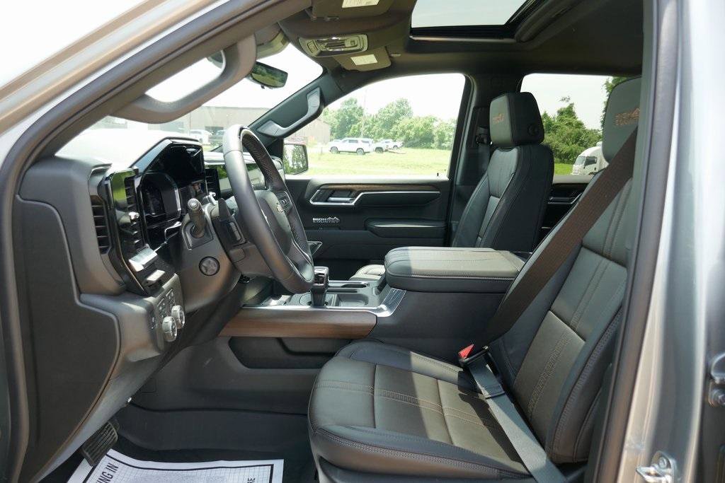 New 2025 Chevrolet Silverado 1500 High Country image 15