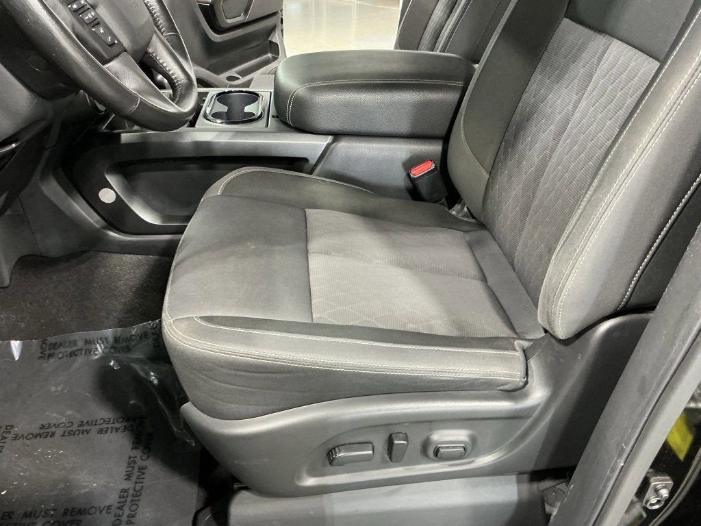 Used 2023 Nissan Titan SV w/ SV Convenience Package image 25