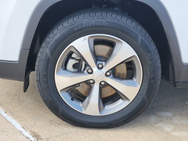 Used 2022 Jeep Cherokee Limited image 18