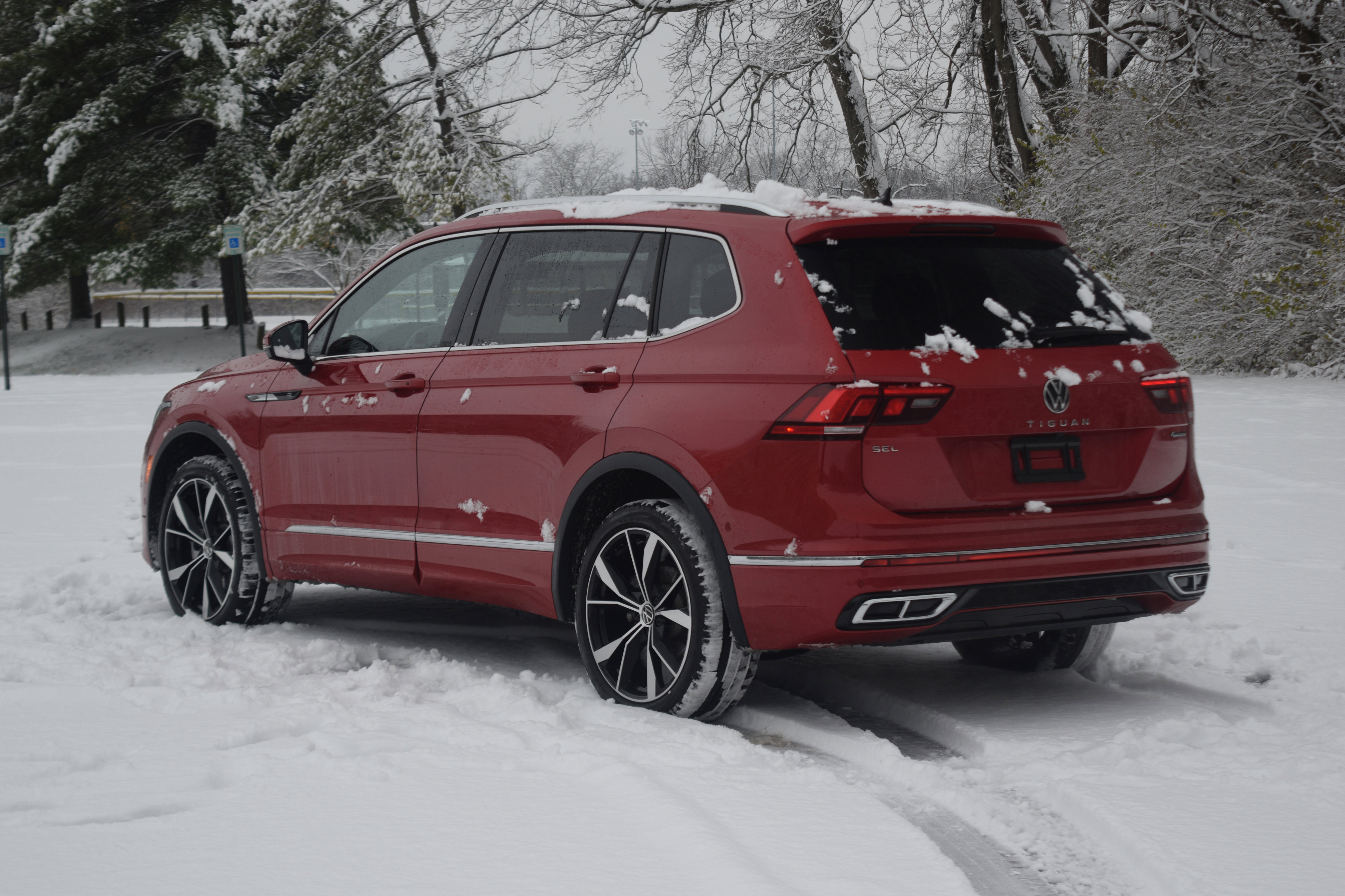 Used 2024 Volkswagen Tiguan SEL R-Line image 25