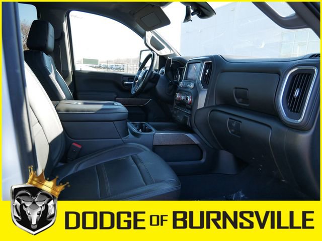 Used 2022 GMC Sierra 3500 Denali w/ Denali Ultimate Package image 17