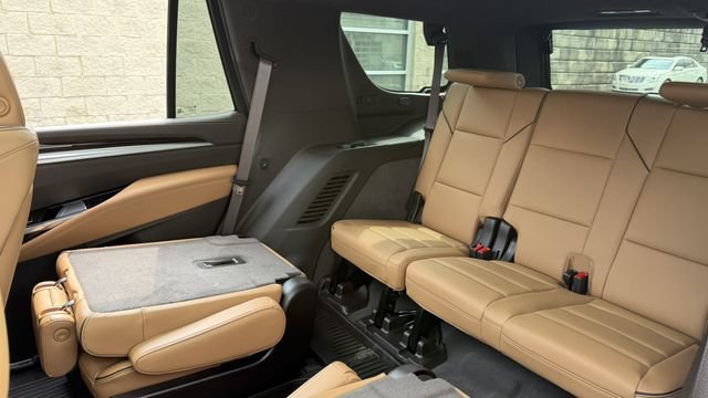 Used 2025 Cadillac Escalade Premium Luxury w/ LPO, Floor Liner Package AWD/4WD image 24