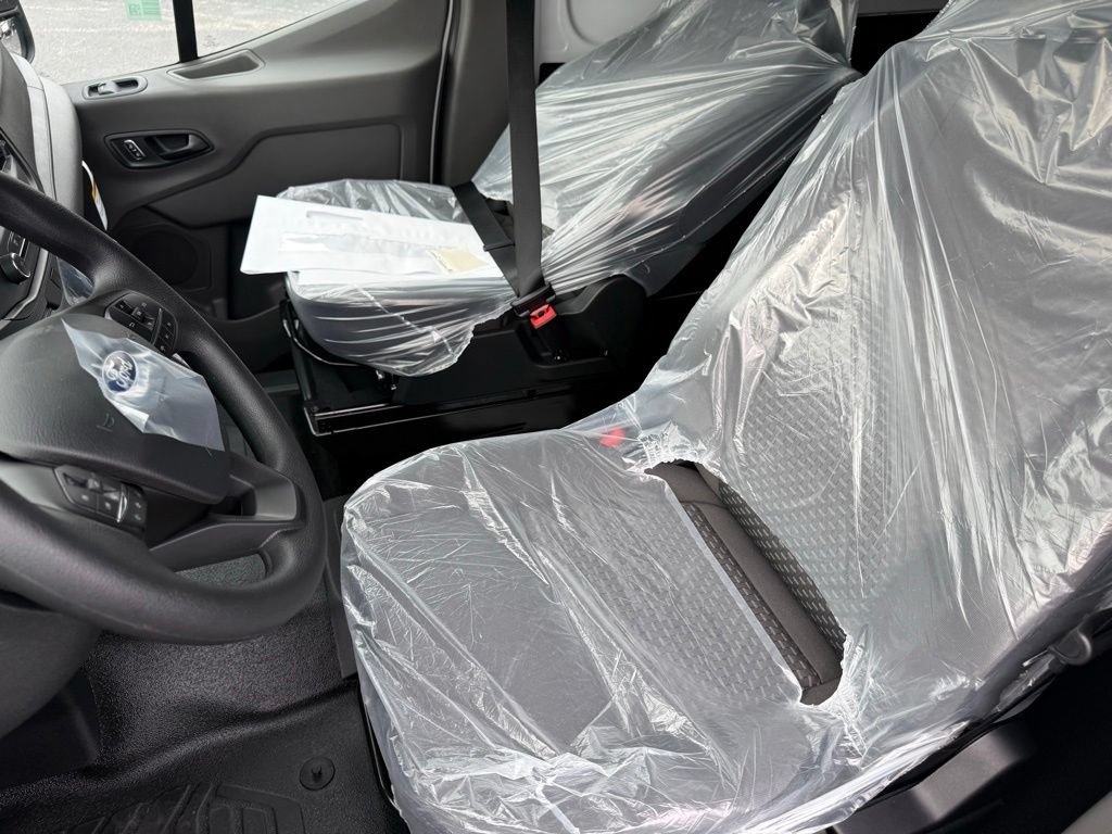 New 2026 Ford Transit 250 Low Roof w/ Load Area Protection Package RWD image 15