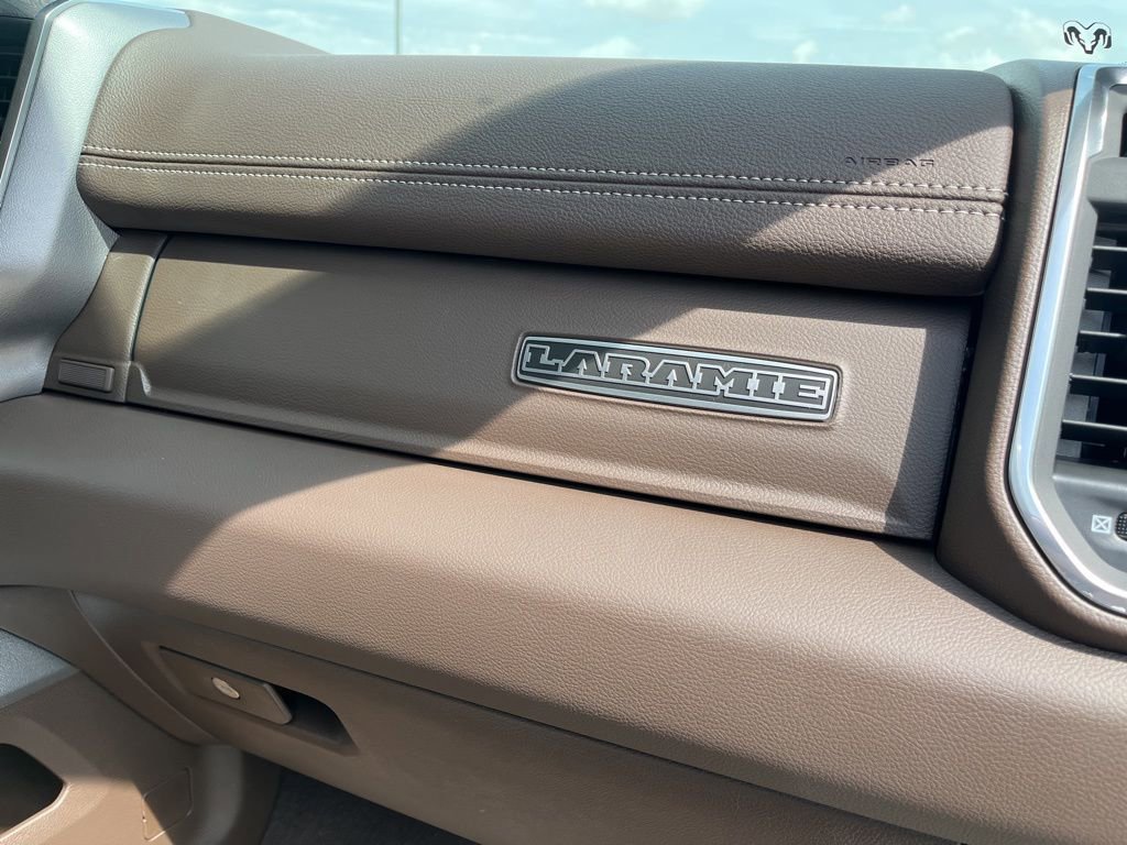 New 2026 RAM 2500 Laramie AWD/4WD image 15