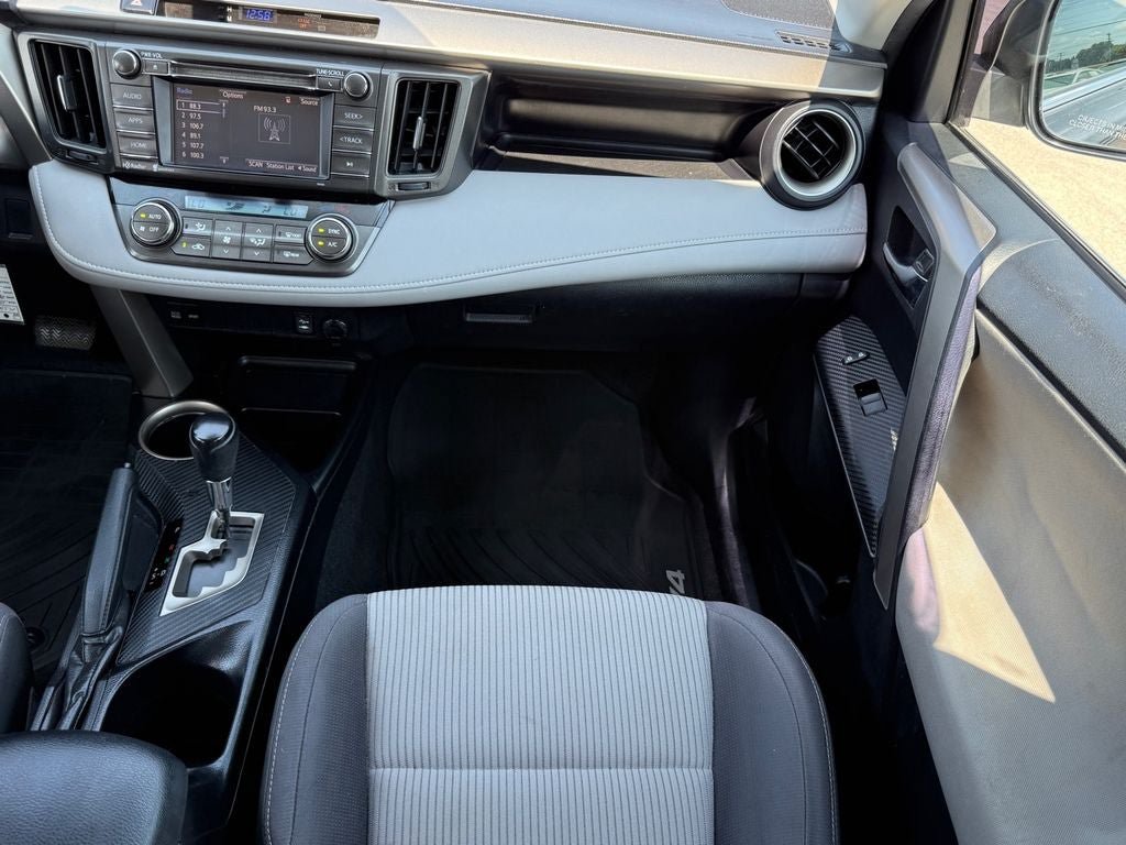 Used 2015 Toyota RAV4 XLE FWD image 14