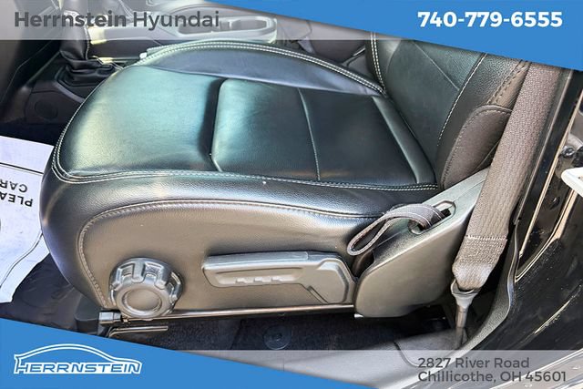 Used 2021 Jeep Wrangler Unlimited Sahara w/ Cold Weather Group AWD/4WD image 10