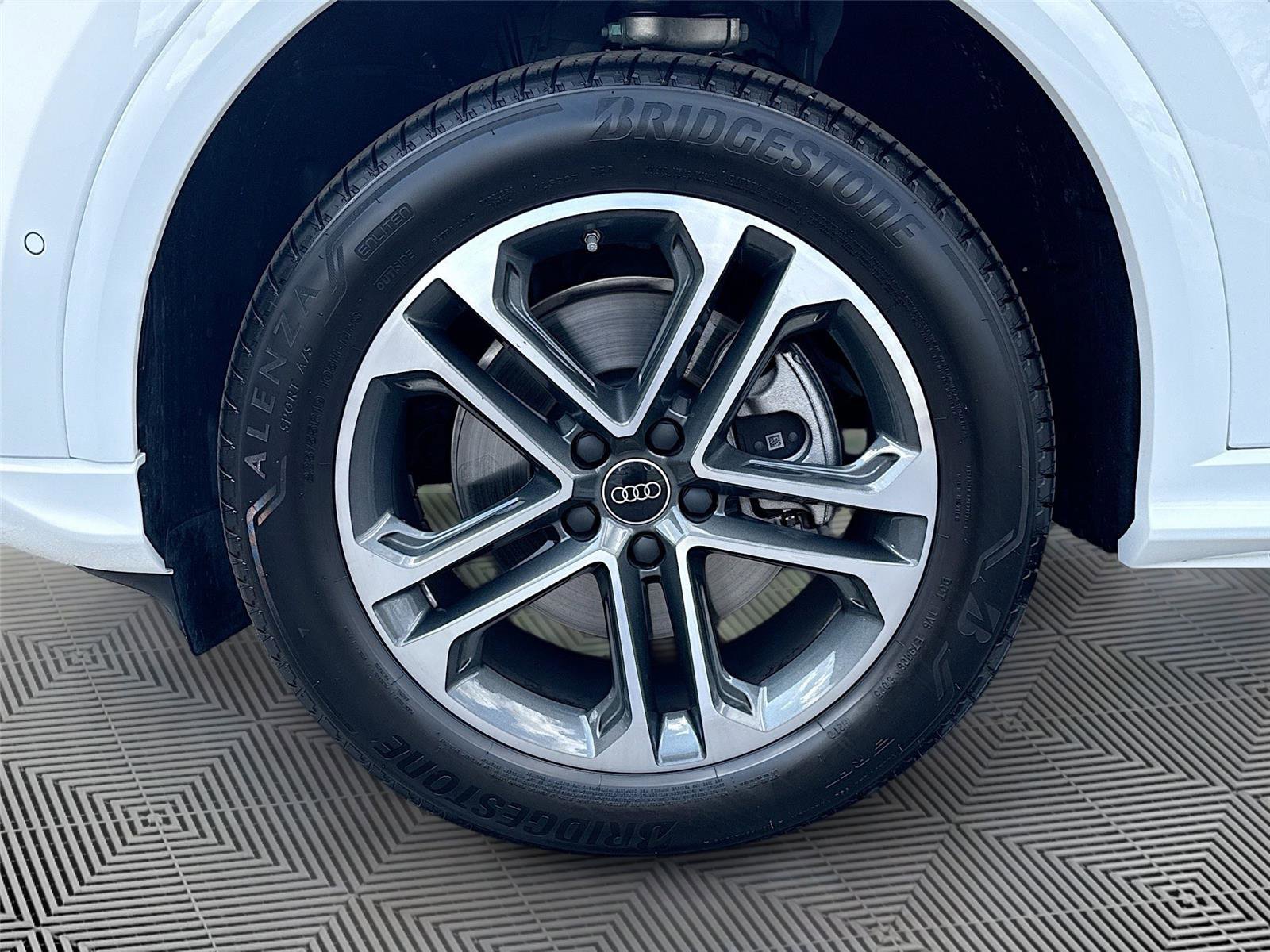 Certified 2025 Audi Q5 Premium w/ Convenience Package image 32