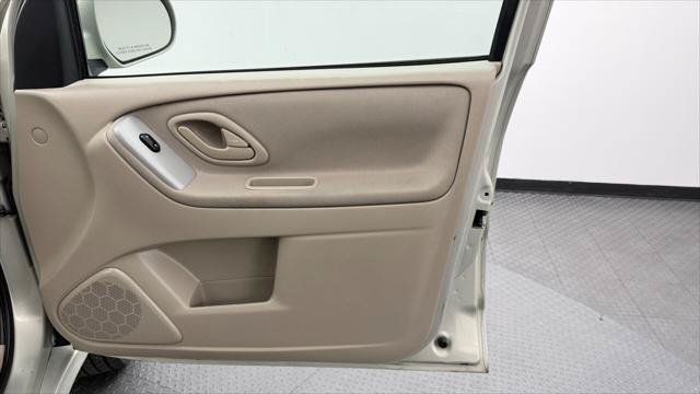 Used 2006 MAZDA Tribute s FWD image 22