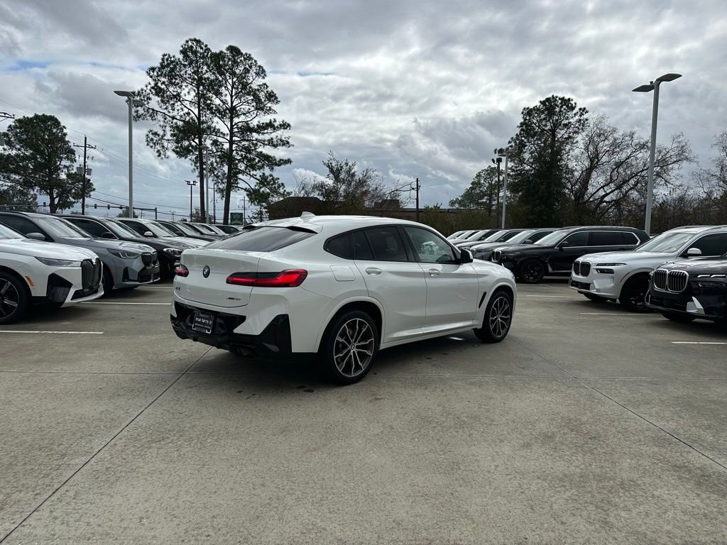 Certified 2025 BMW X4 xDrive30i w/ M Sport Package image 3