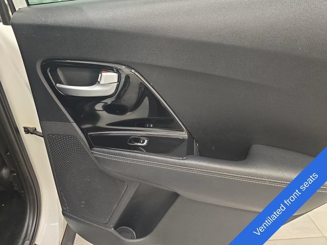 Used 2020 Kia Niro EX Premium FWD image 13