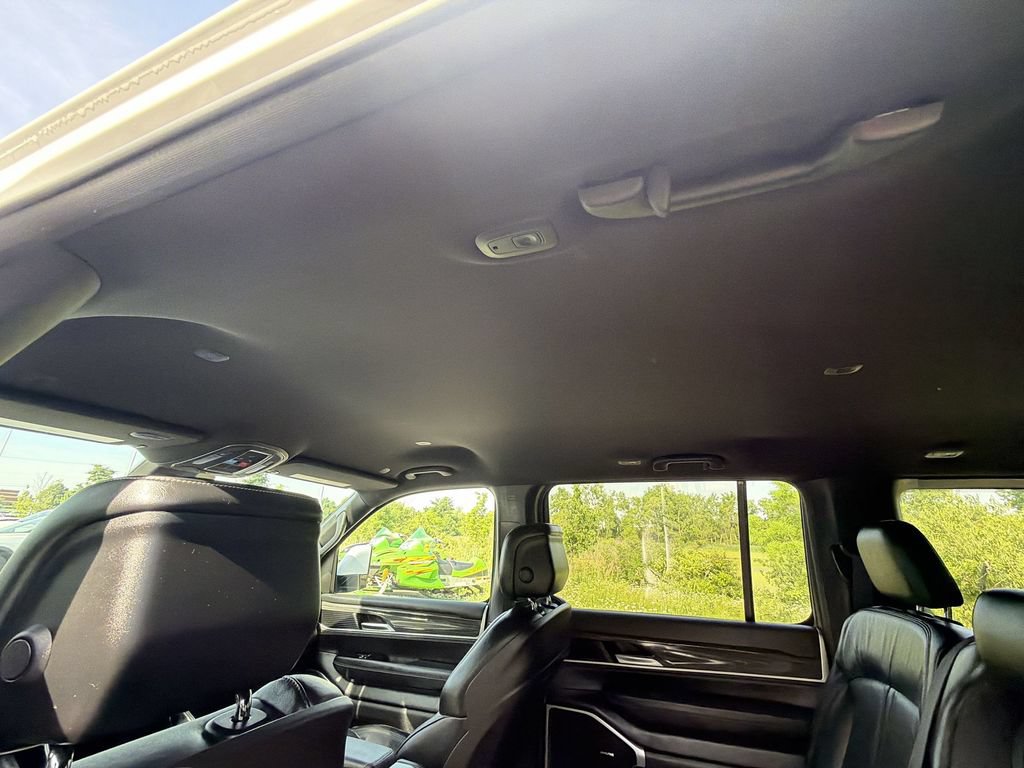 Used 2022 Jeep Wagoneer Series II AWD/4WD image 16