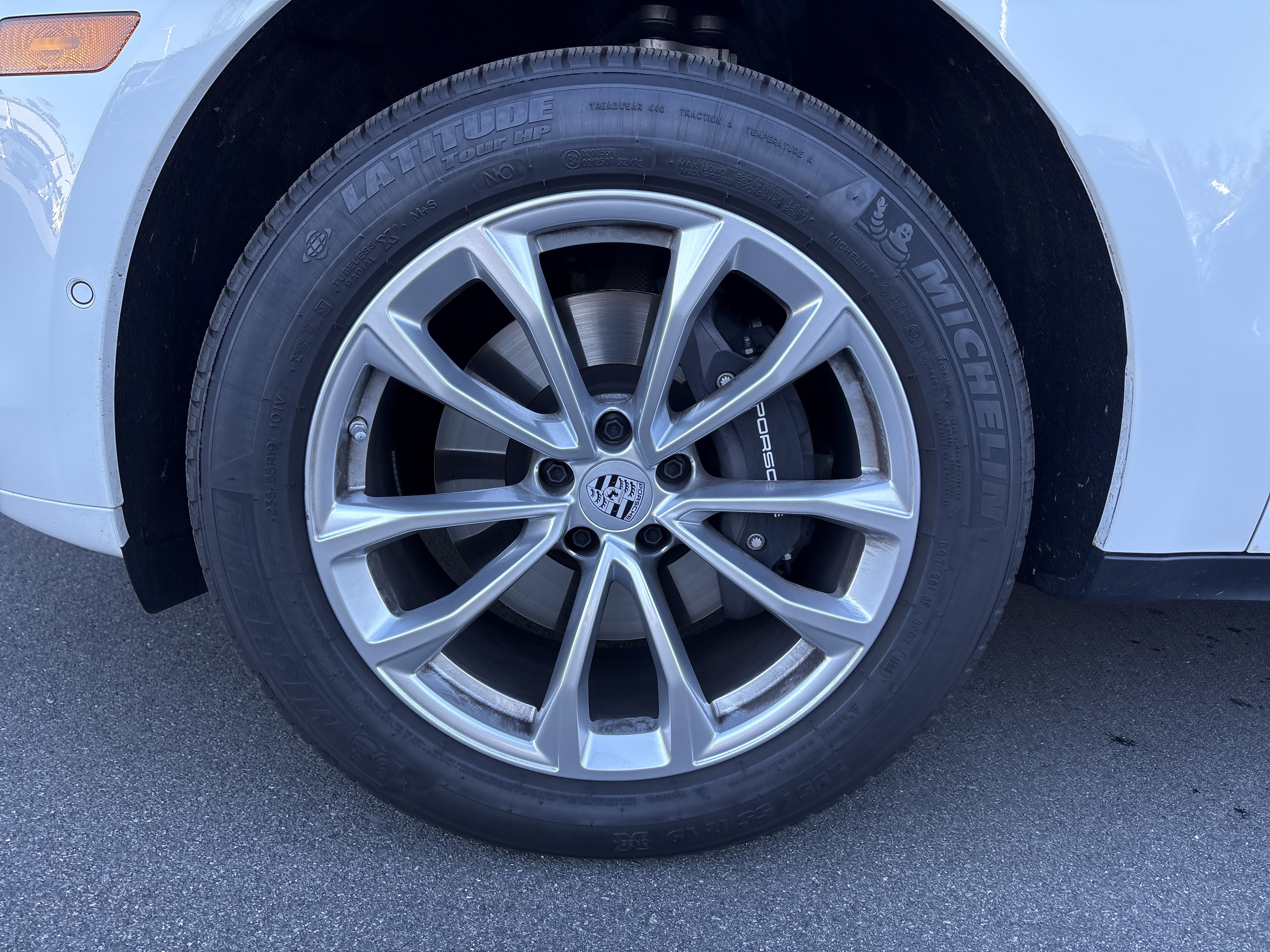 Certified 2025 Porsche Macan image 36