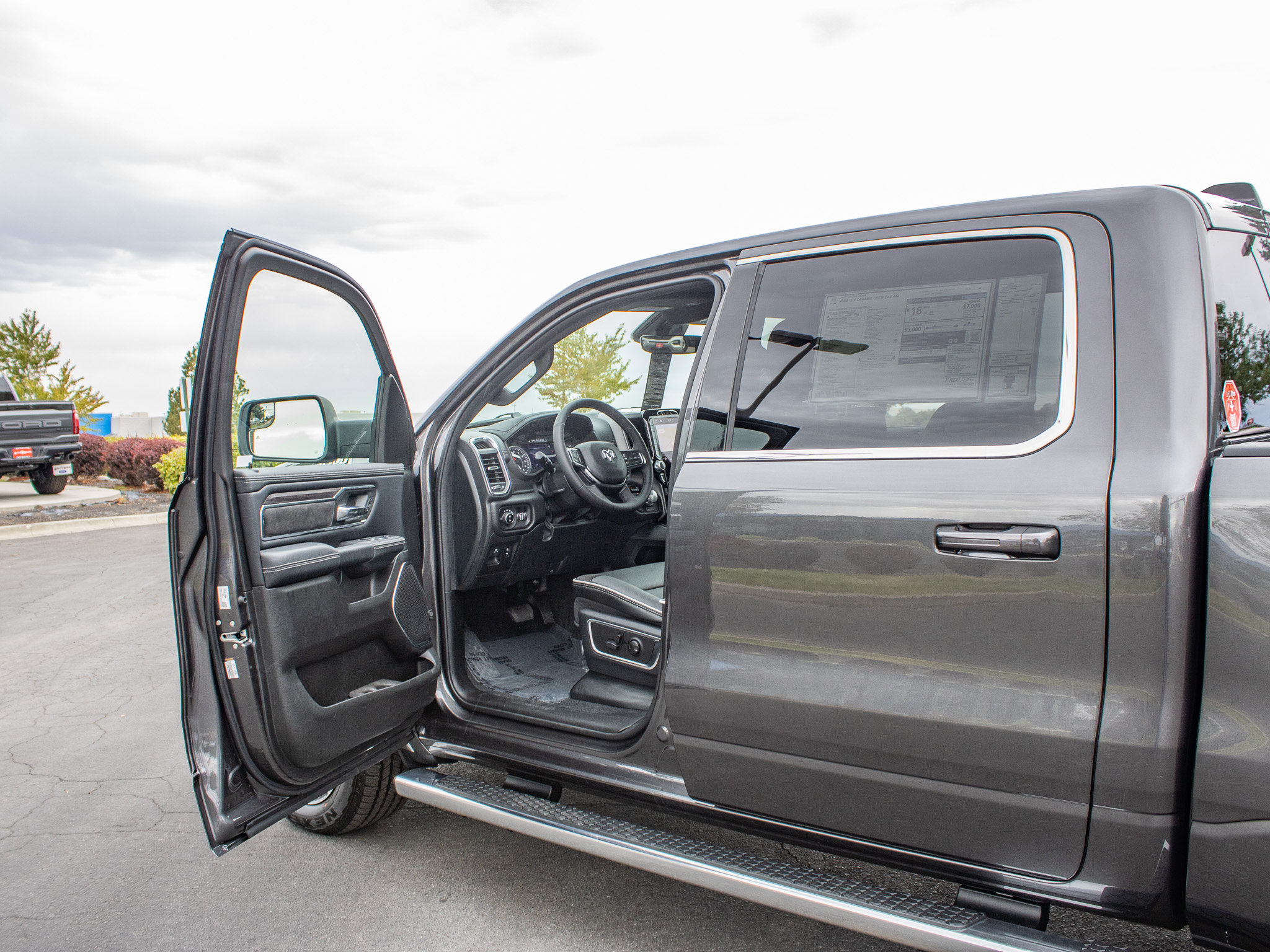 New 2027 RAM 1500 Laramie w/ Chrome Appearance Group AWD/4WD image 21