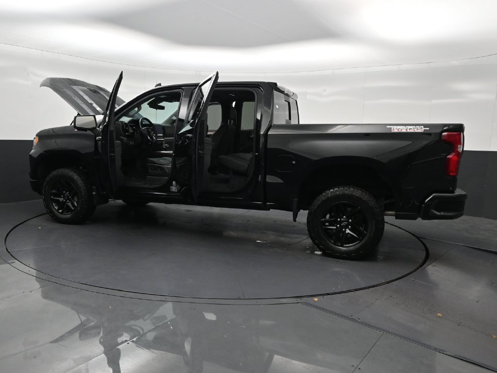 Used 2024 Chevrolet Silverado 1500 LT Trail Boss w/ LT Trail Boss Premium Package AWD/4WD image 31
