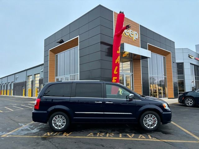 Used 2016 Chrysler Town & Country Limited