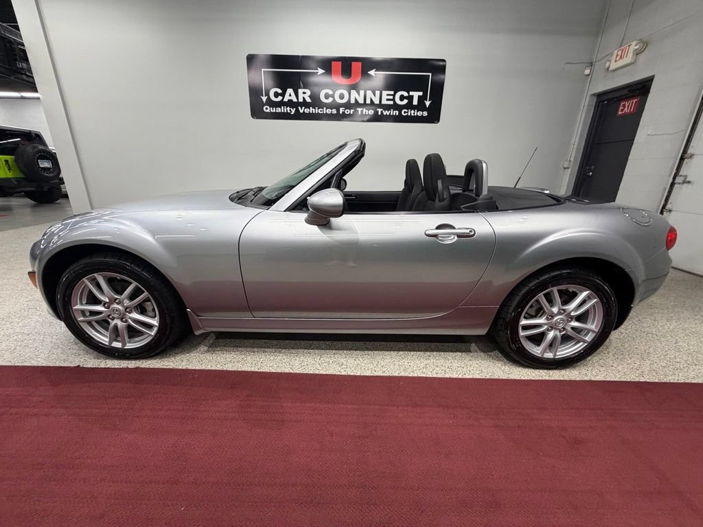 Used 2011 MAZDA MX-5 Miata Sport RWD image 21