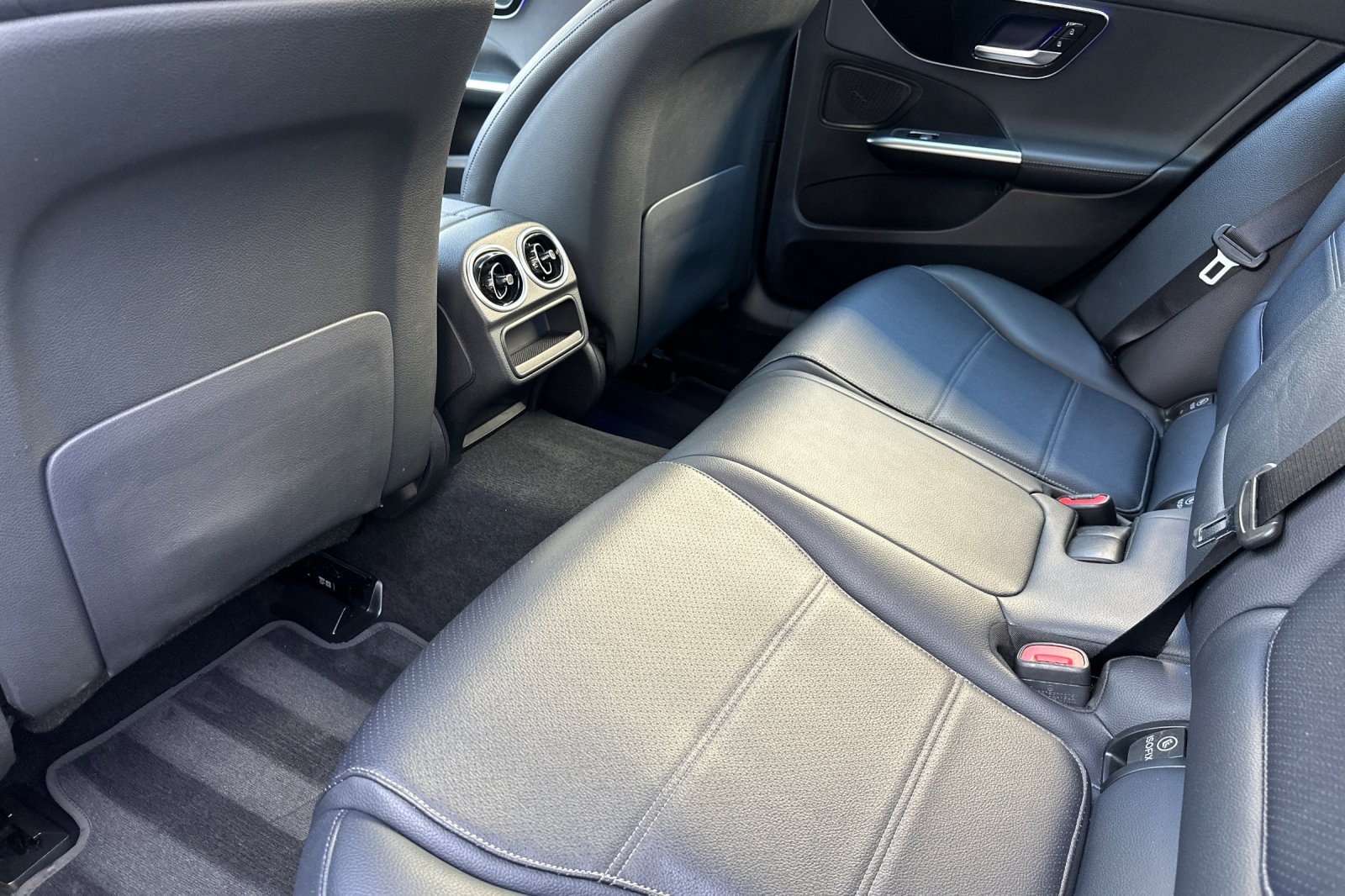 Used 2022 Mercedes-Benz C 300 Sedan image 11