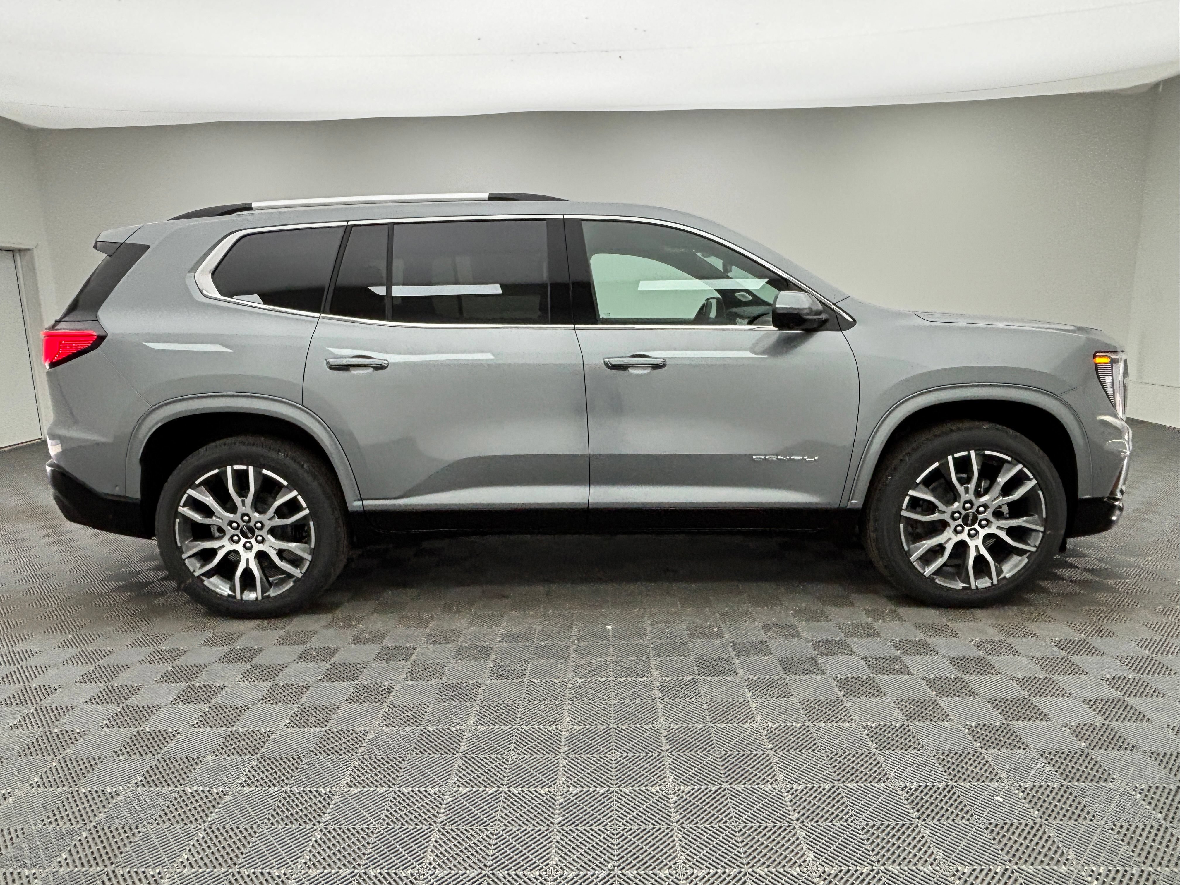 New 2026 GMC Acadia Denali Ultimate w/ LPO, Floor Liner Package AWD/4WD image 10