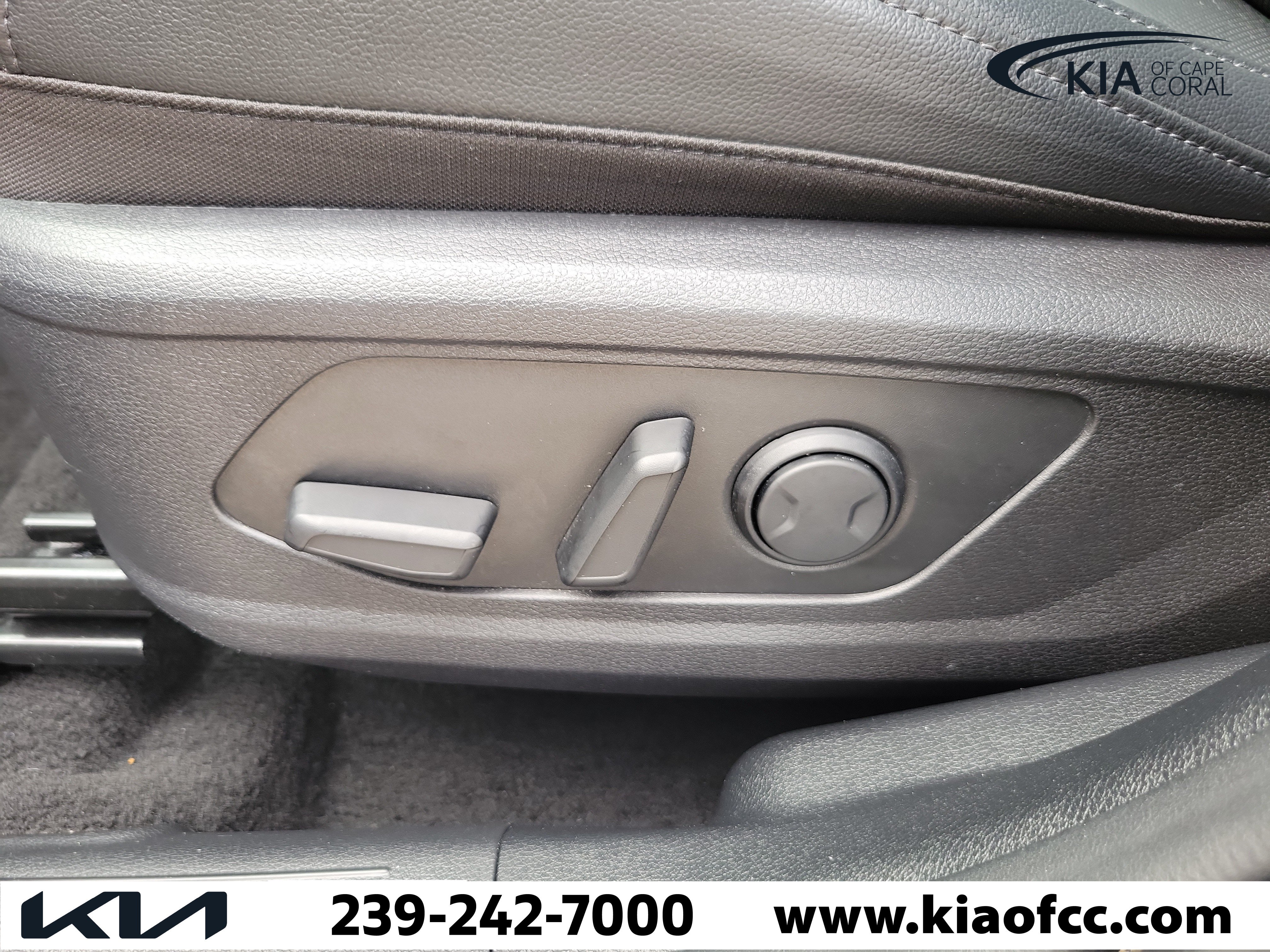 Certified 2025 Kia Sportage EX w/ Premium Package FWD image 22