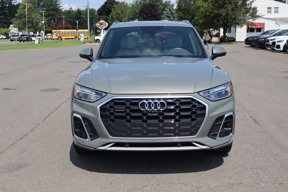 Used 2023 Audi Q5 2.0T Premium Plus w/ Premium Plus Package AWD/4WD image 3