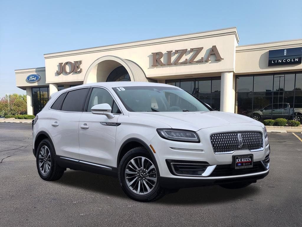 Used 2019 Lincoln Nautilus Select image 1