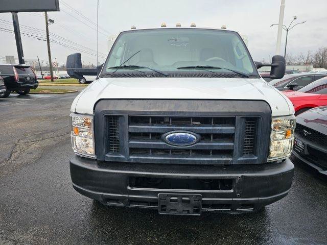 Used 2012 Ford E-450 and Econoline 450 Super Duty RWD image 3