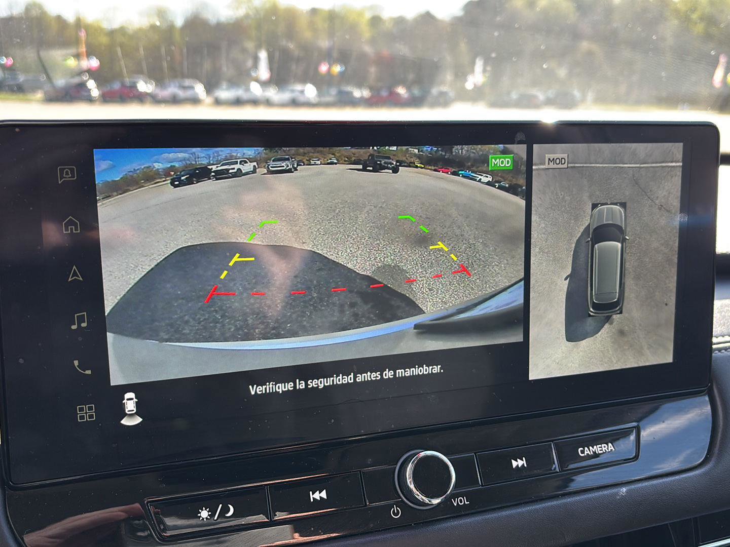 Used 2025 Mitsubishi Outlander SE image 11