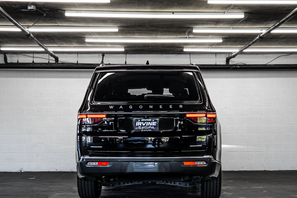 Used 2022 Jeep Wagoneer Series III w/ Convenience Group I AWD/4WD image 4