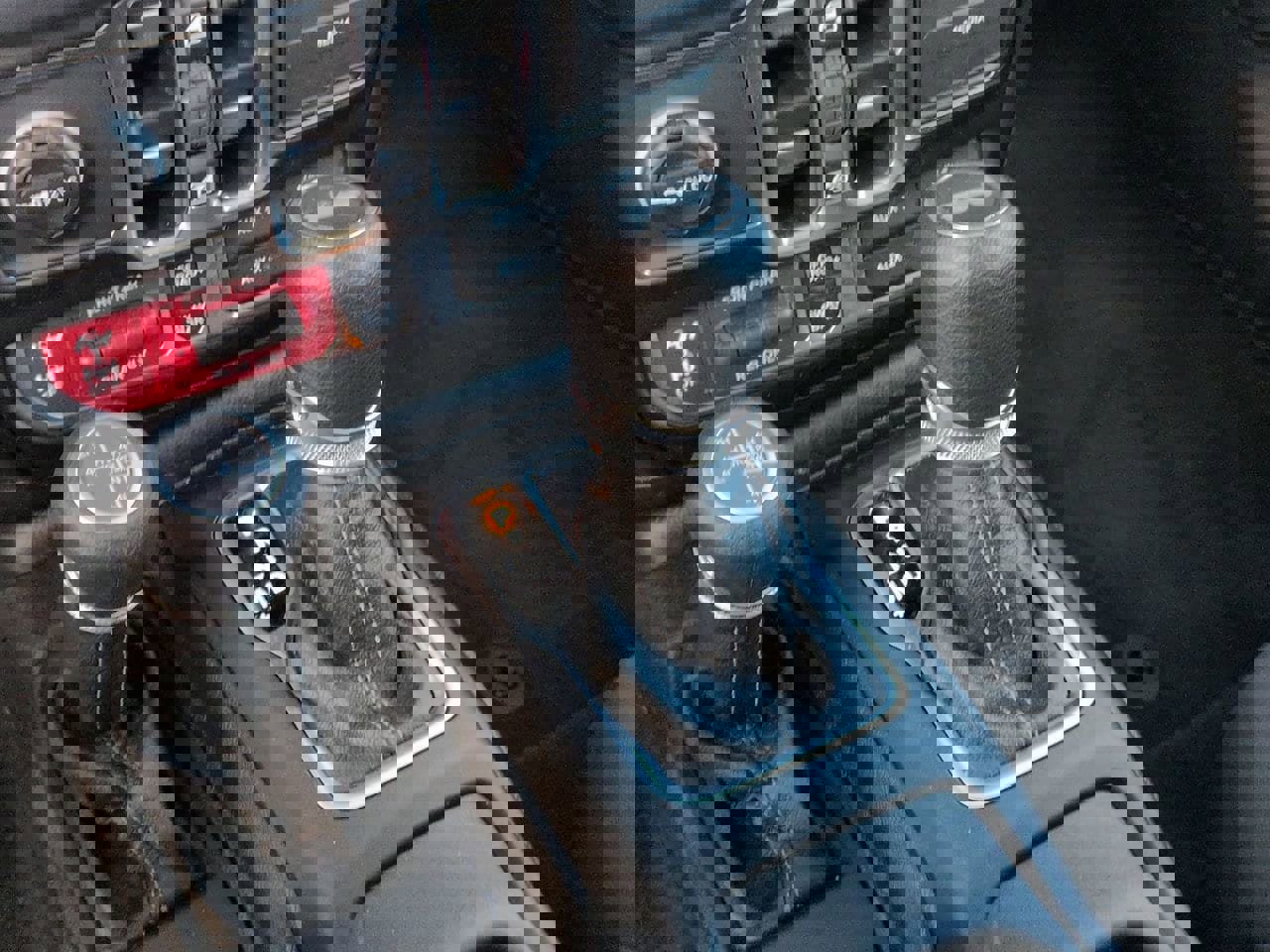 Used 2025 Jeep Wrangler Unlimited Rubicon 4xe w/ Convenience Group image 15